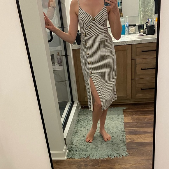 Abercrombie & Fitch Dresses & Skirts - Abercrombie & Fitch Black and White Linen Blend Midi Sundress